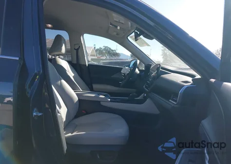 2024 Toyota Grand Highlander Platinum z USA, uszkodzony, nr VIN 5TDAAAB55RS02874